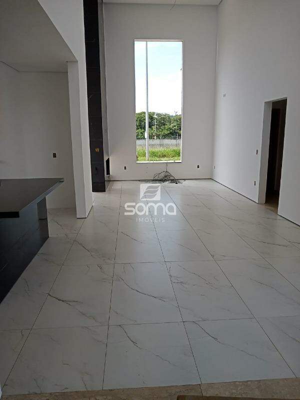 Casa em condomínio à venda no Cond. Villas Park II: