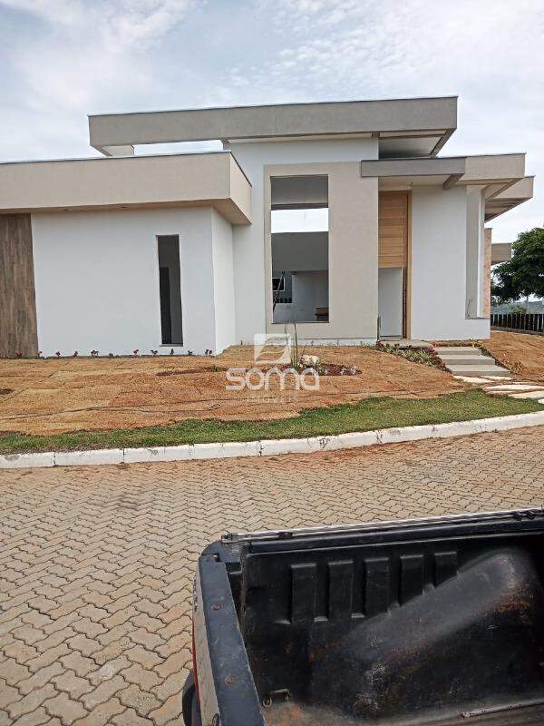 Casa em condomínio à venda no Cond. Villas Park II: