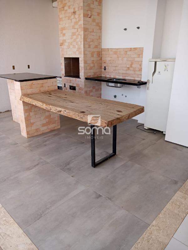 Casa em condomínio à venda no Cond. Villas Park II: