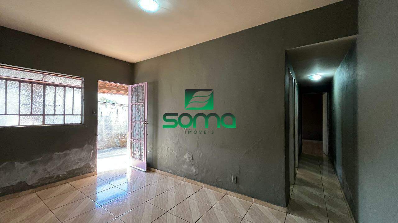 Casa à venda no Célvia: 