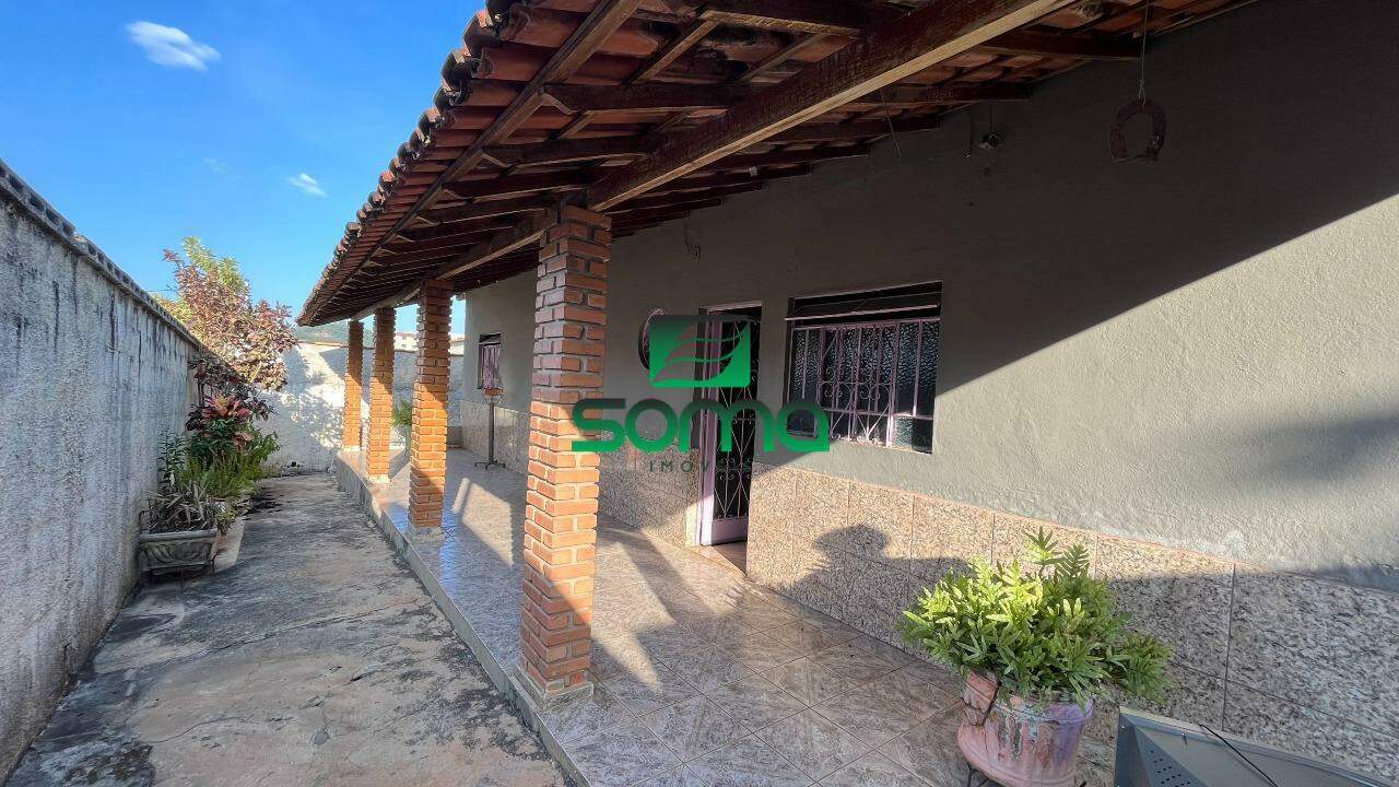 Casa à venda no Célvia: 