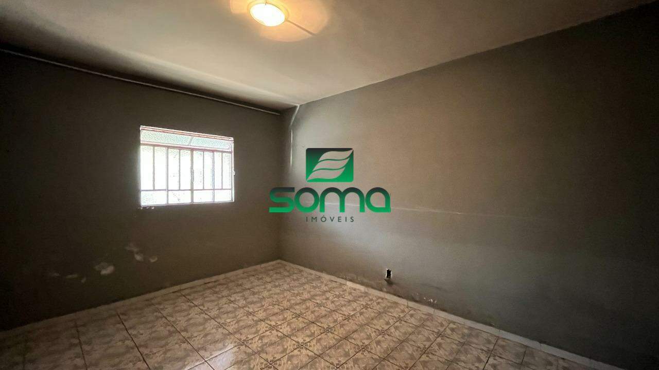 Casa à venda no Célvia: 