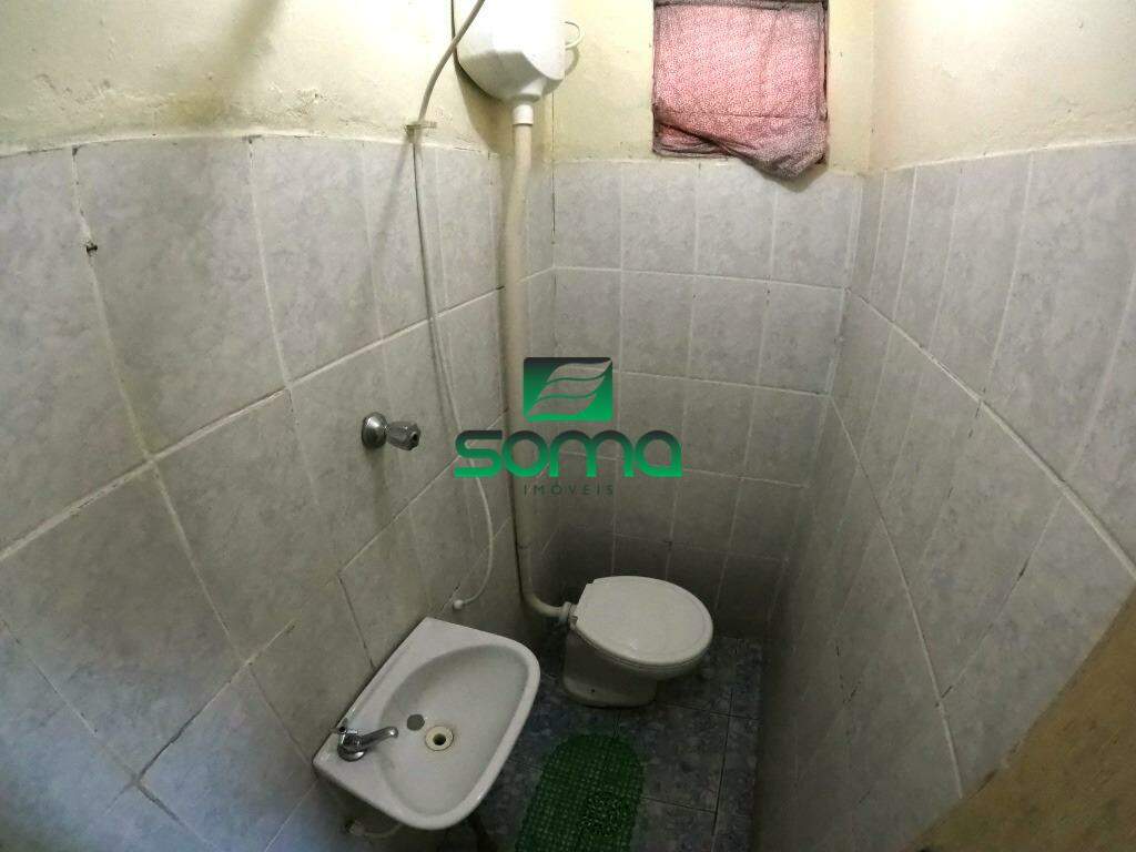 Casa à venda no Célvia: 