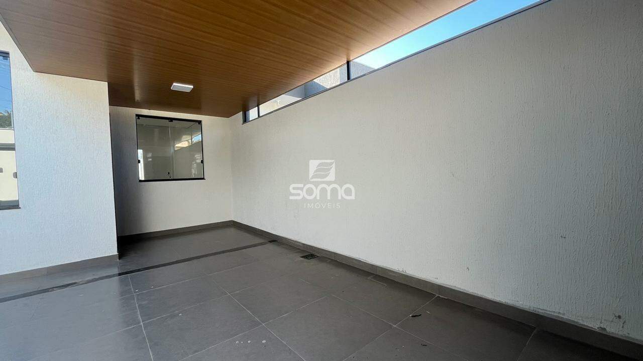 Casa Geminada à venda no Célvia: