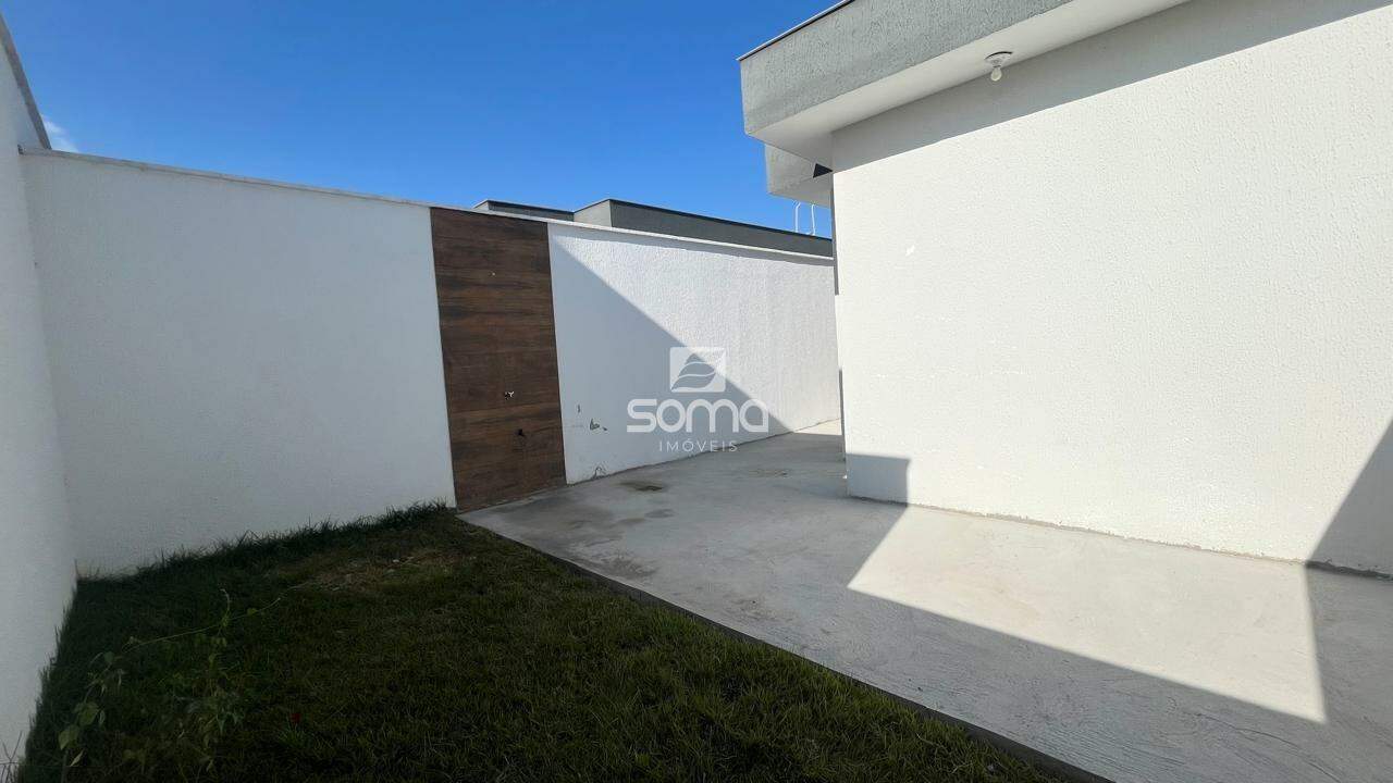 Casa Geminada à venda no Célvia: