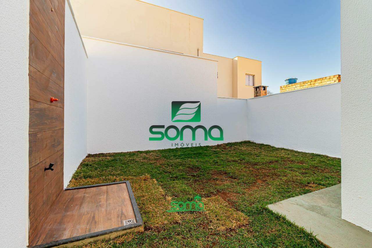 Casa Geminada à venda no Célvia: 