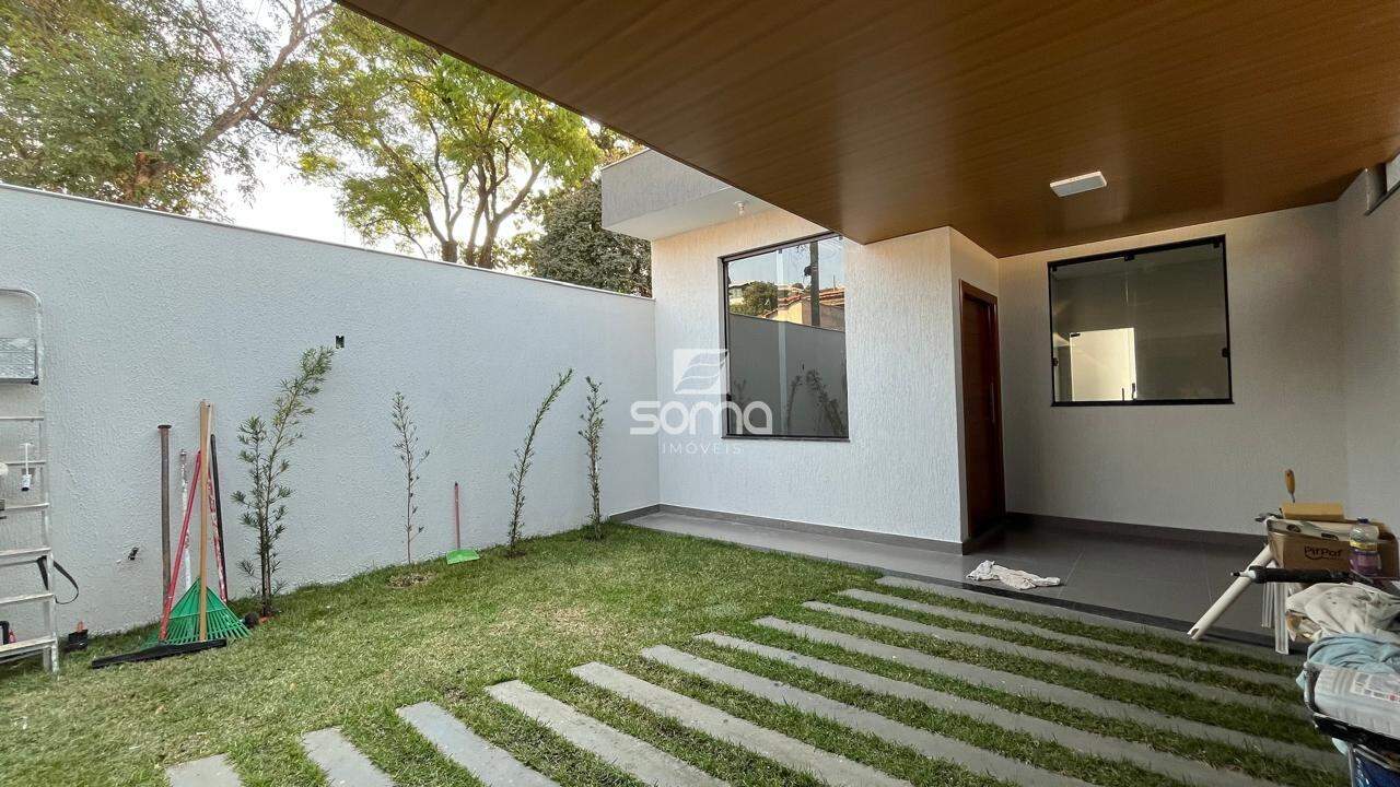 Casa Geminada à venda no Célvia: