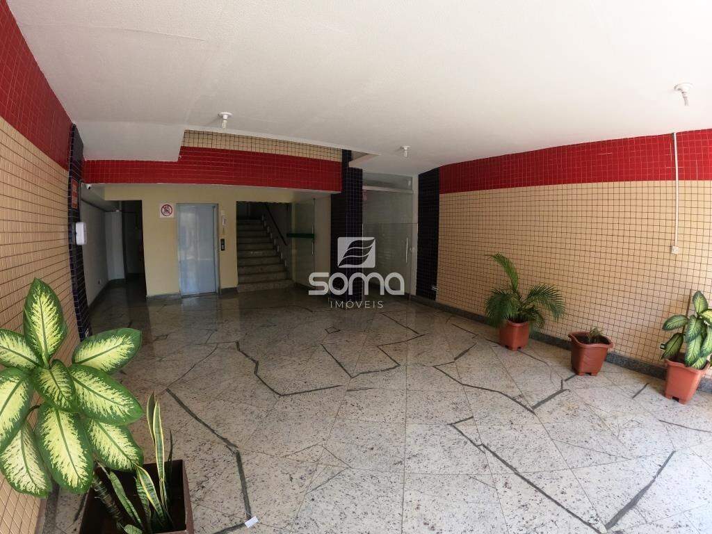 Sala para aluguel no Centro: 