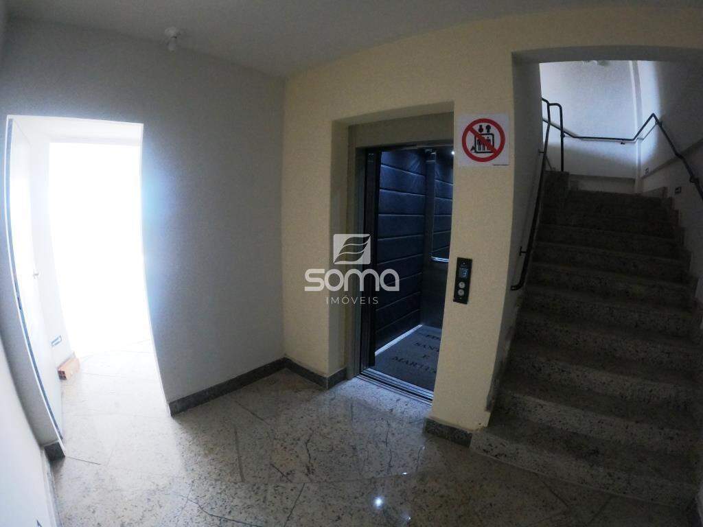 Sala para aluguel no Centro: 