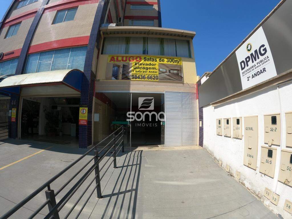 Sala para aluguel no Centro: 