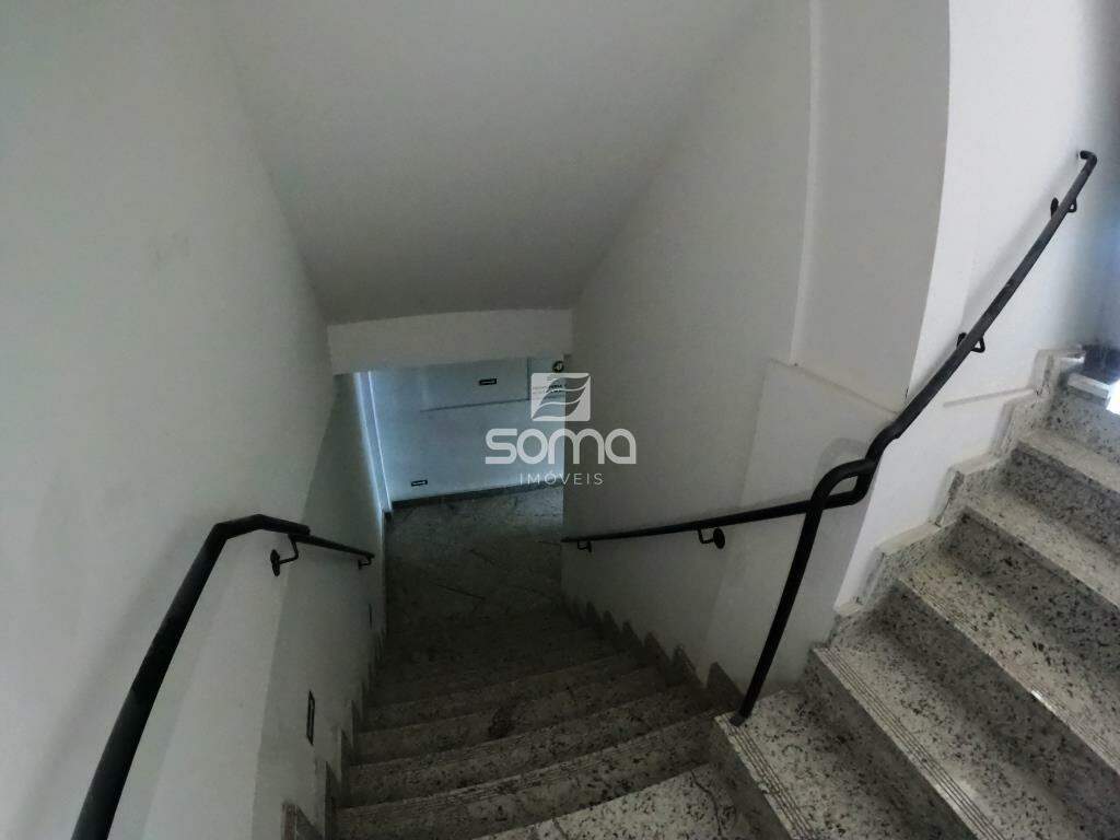 Sala para aluguel no Centro: 