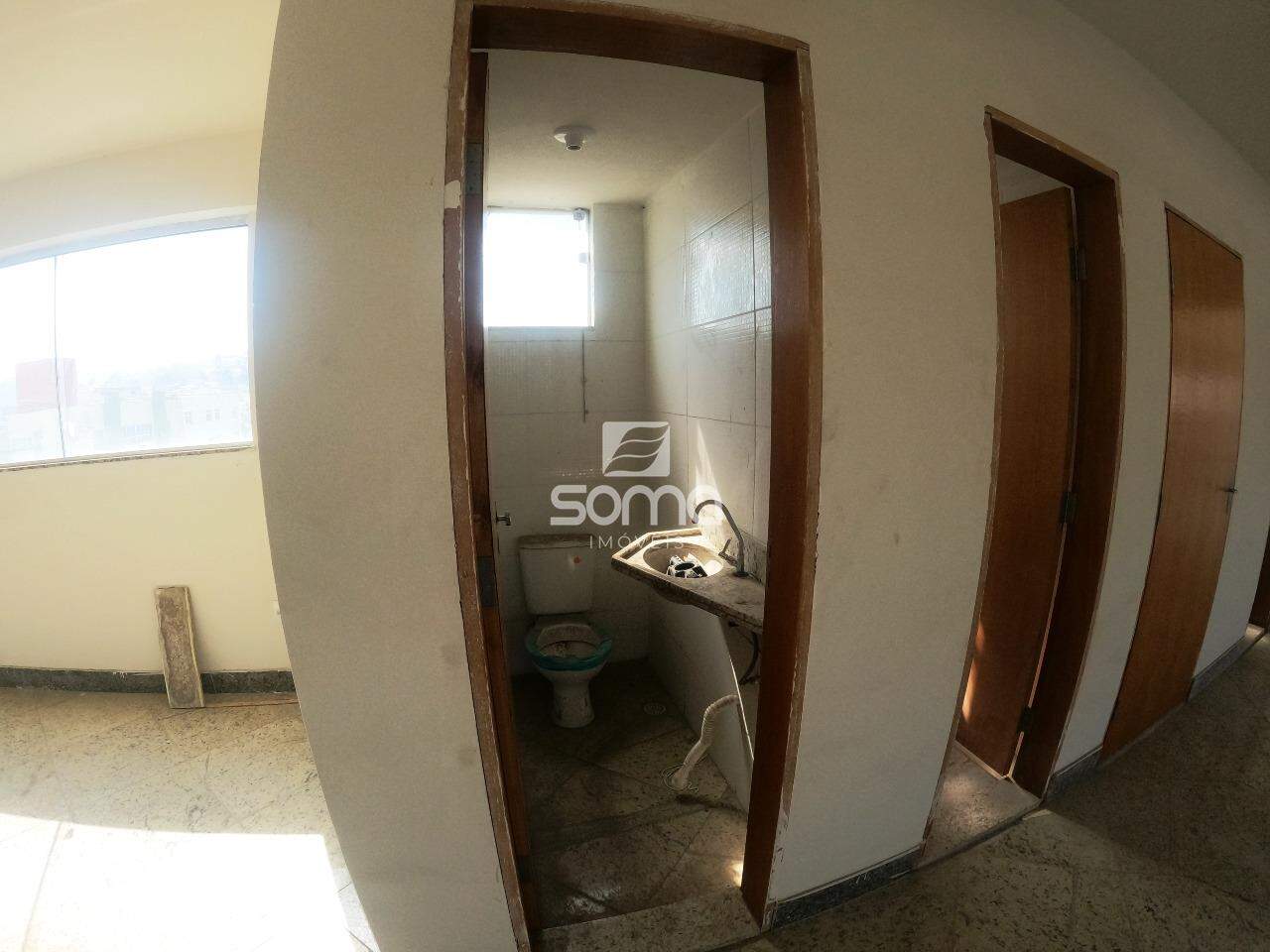 Sala para aluguel no Centro: 