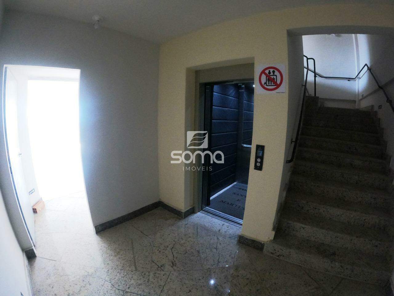 Sala para aluguel no Centro: 