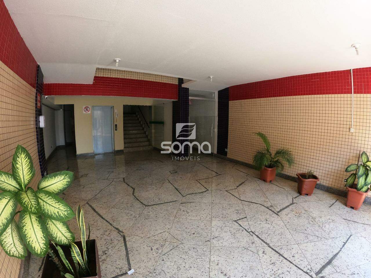 Sala para aluguel no Centro: 