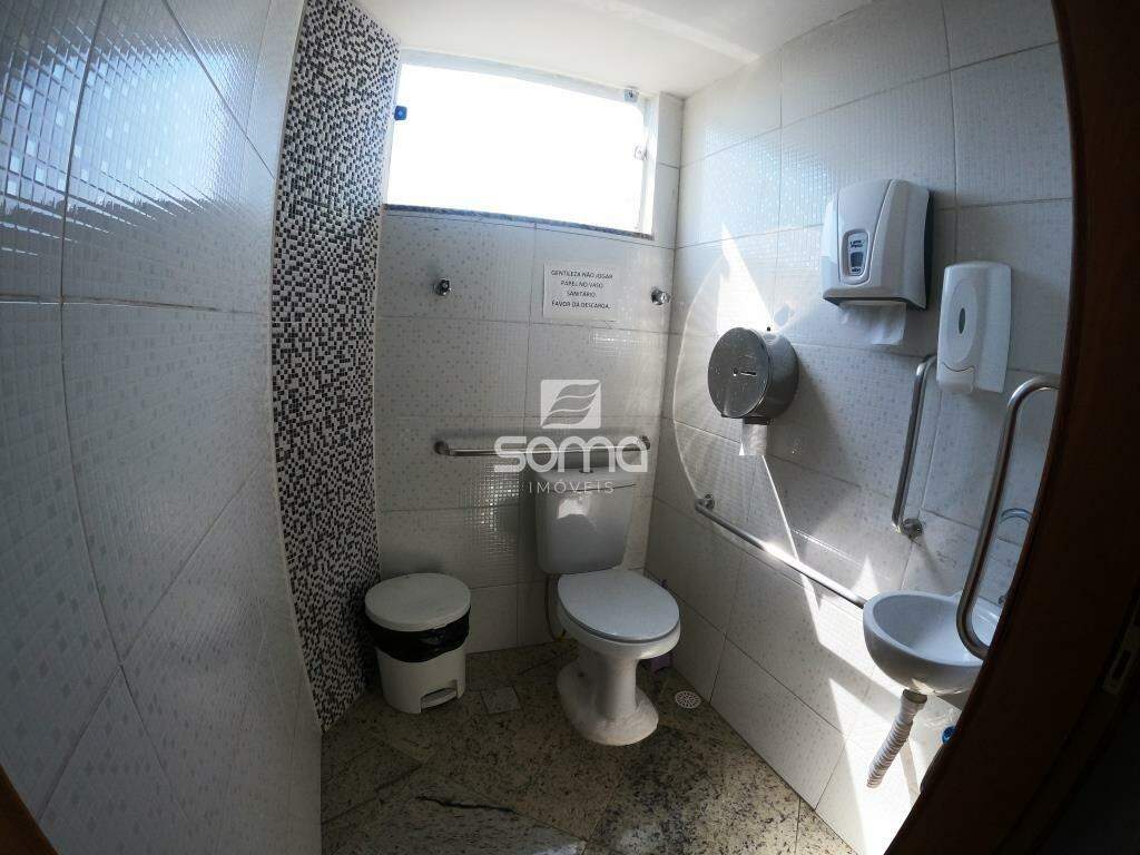Sala para aluguel no Centro: 