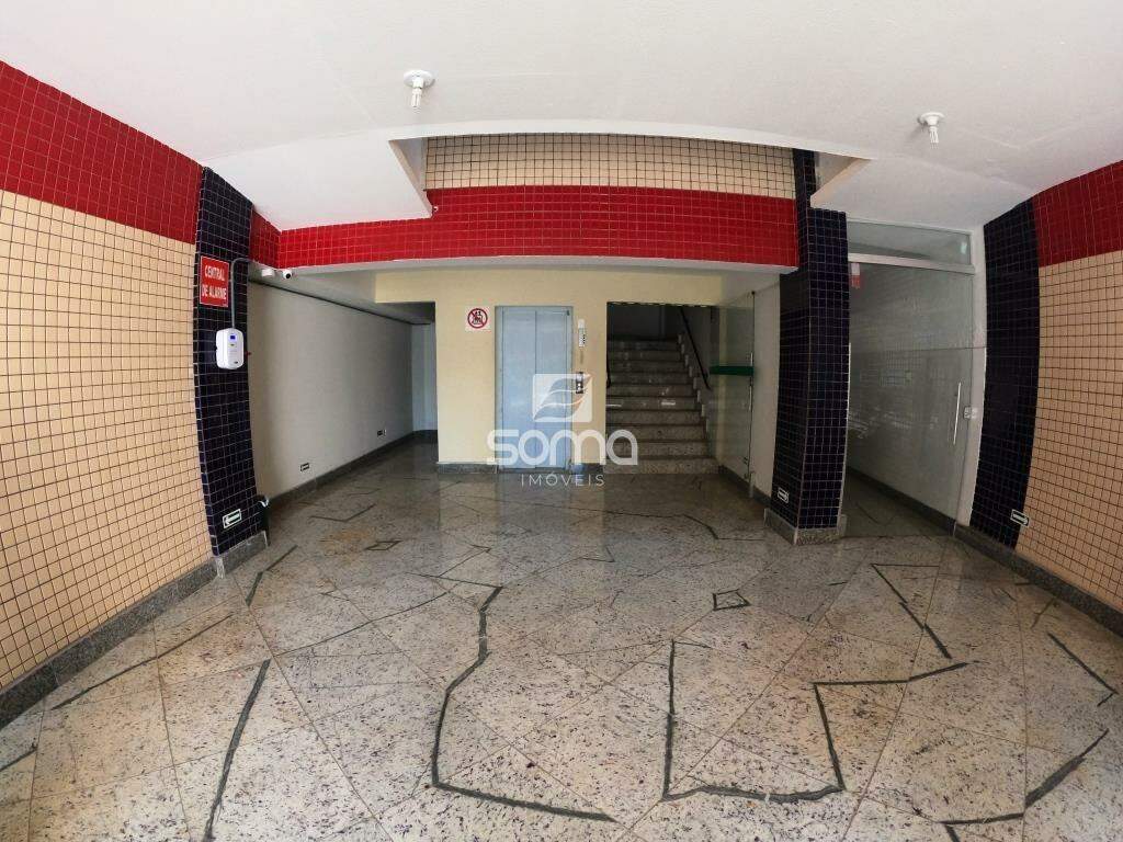 Sala para aluguel no Centro: 