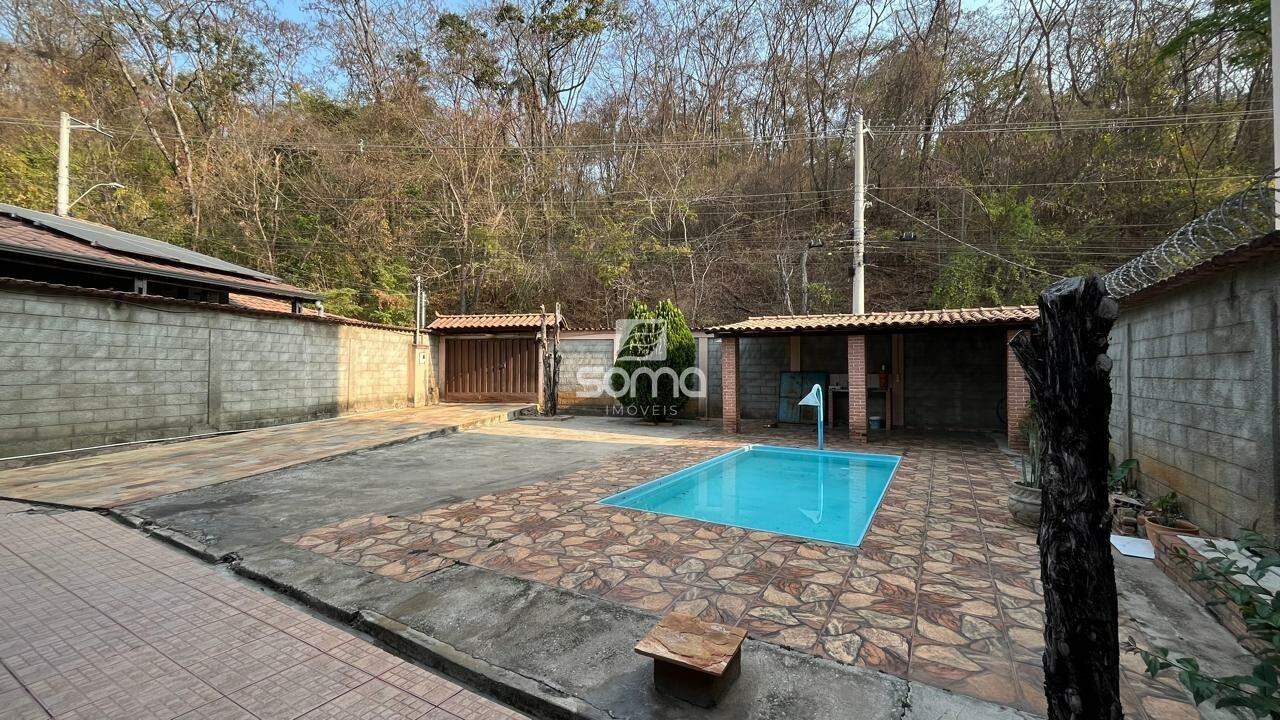 Casa à venda no Conjunto Habitacional Caieiras: