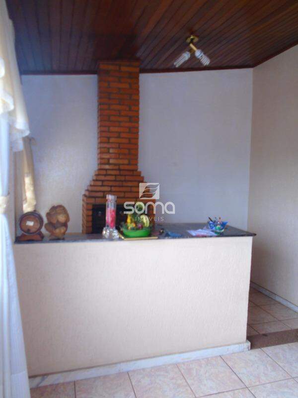 Casa à venda no Célvia: 