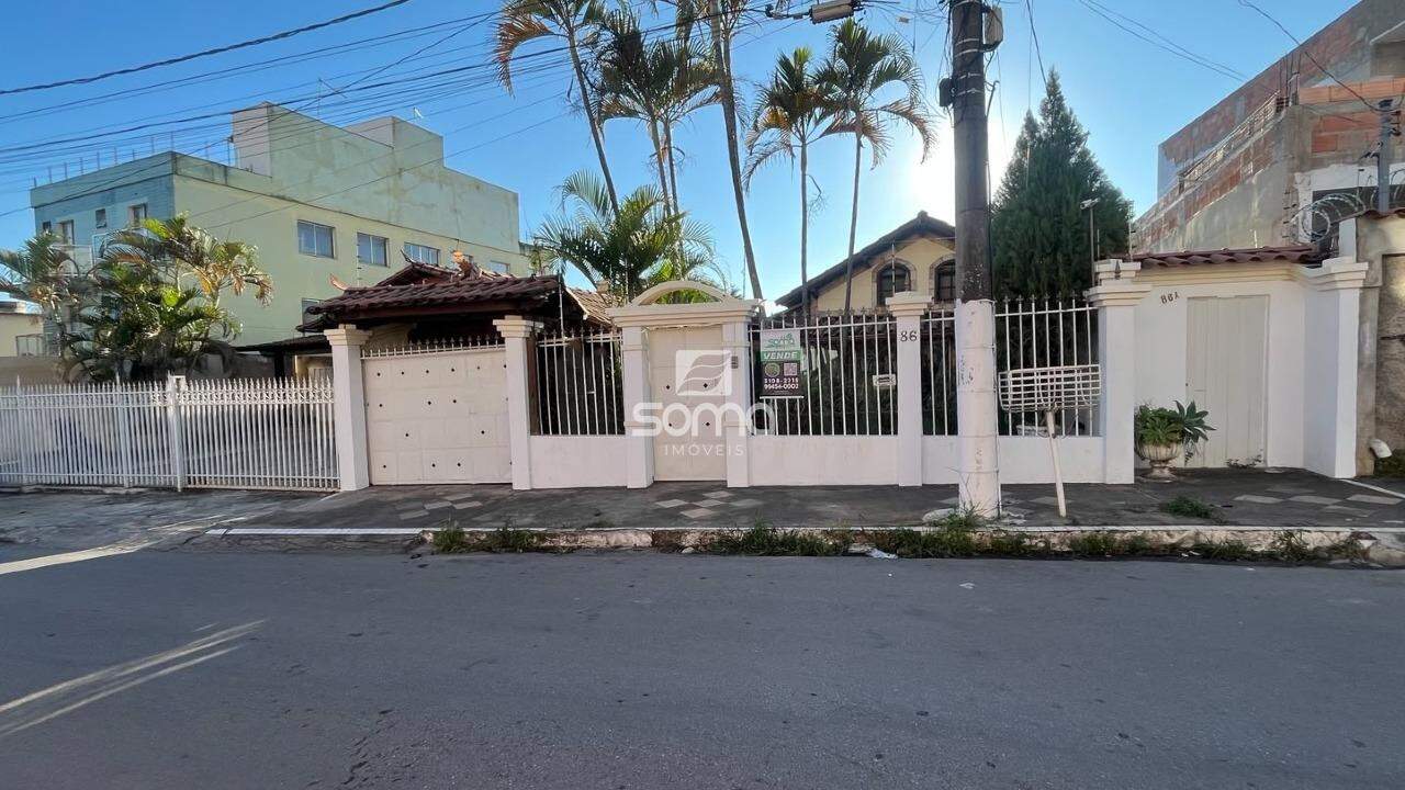 Casa à venda no Célvia: