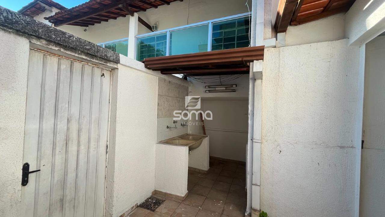 Casa à venda no Célvia: