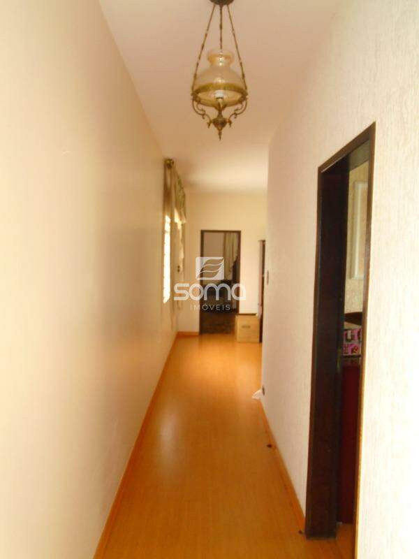 Casa à venda no Célvia: 