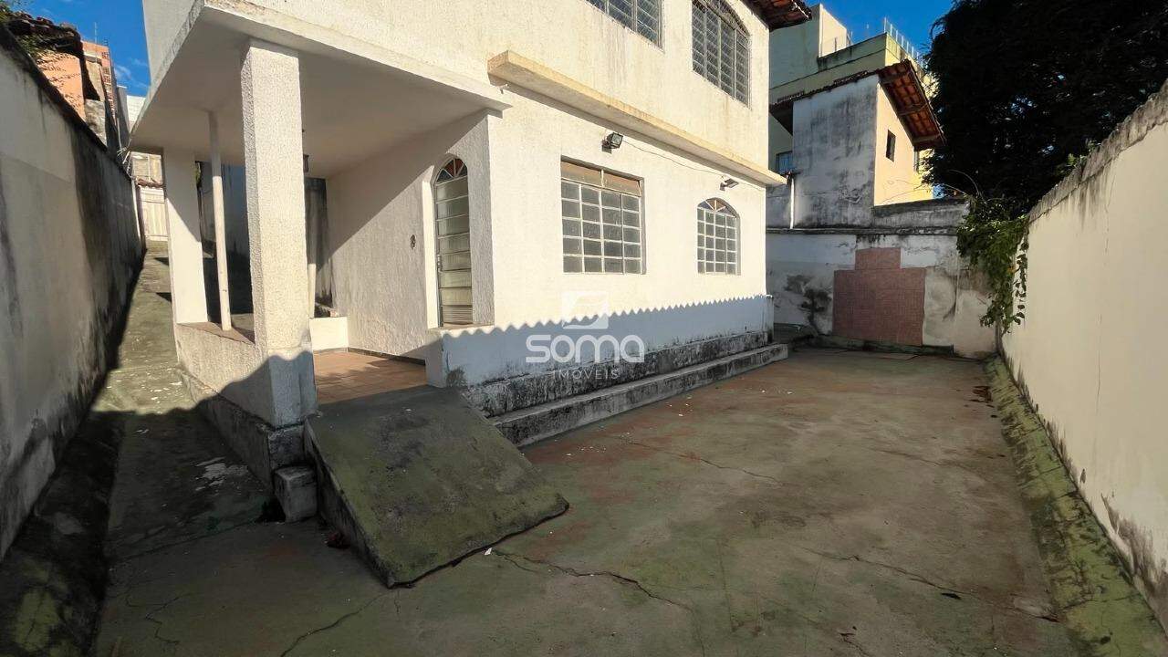 Casa à venda no Célvia: