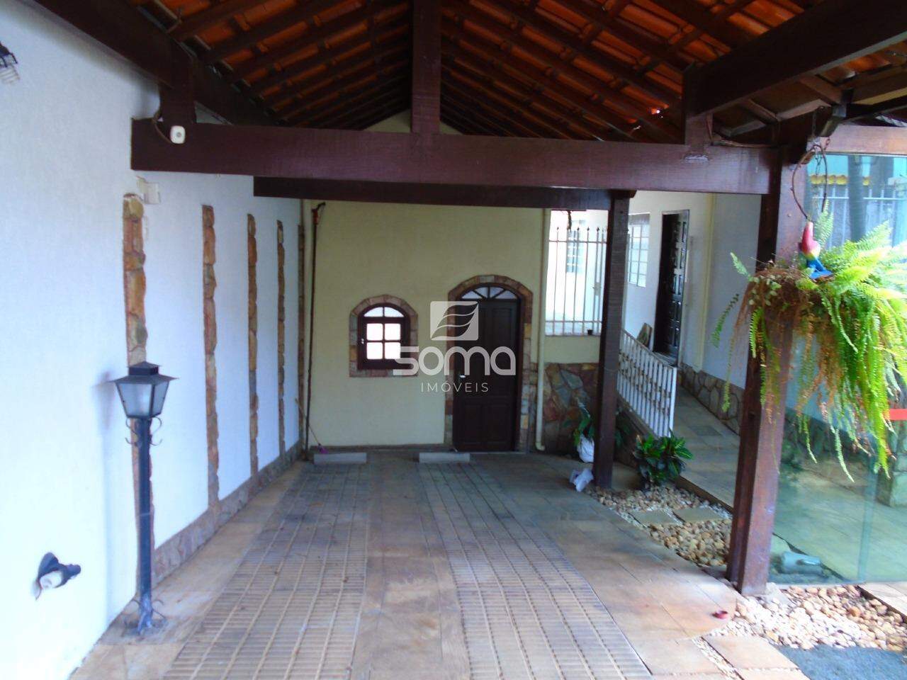 Casa à venda no Célvia: 