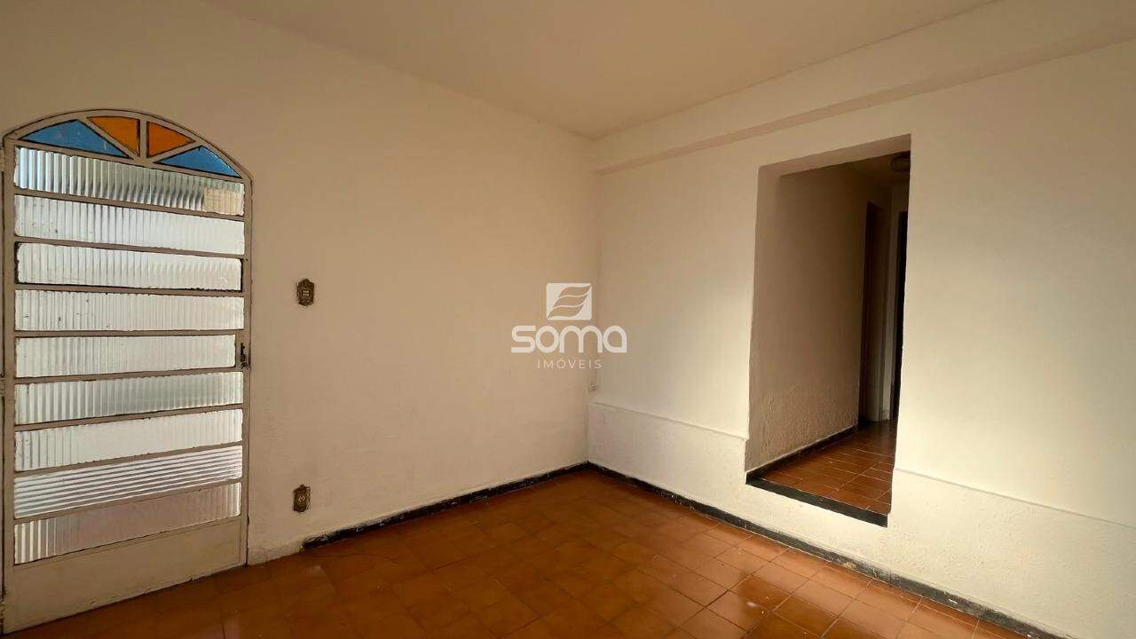 Casa à venda no Célvia: