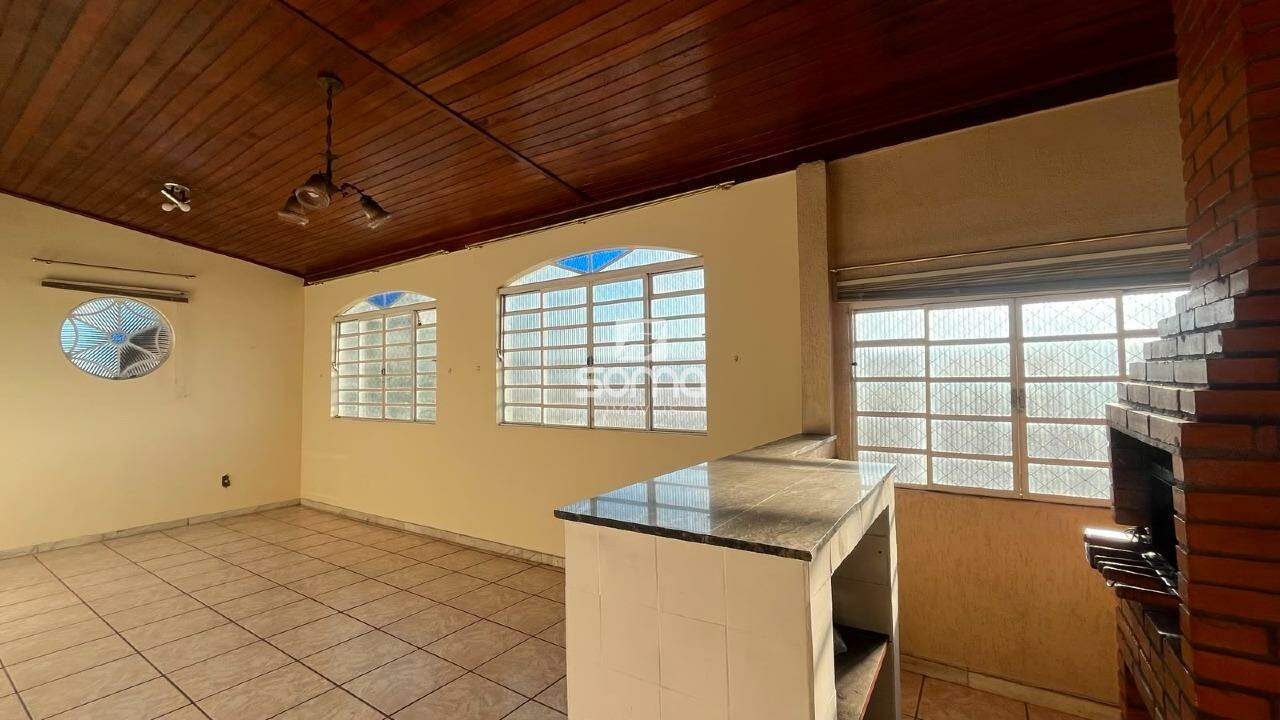 Casa à venda no Célvia: