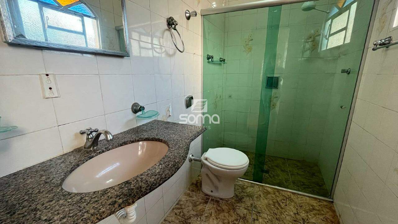 Casa à venda no Célvia: