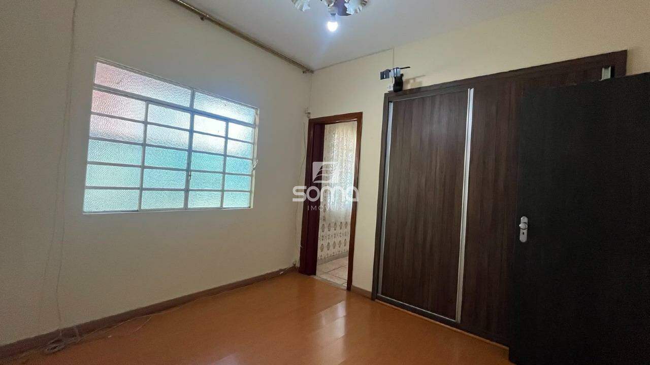 Casa à venda no Célvia: