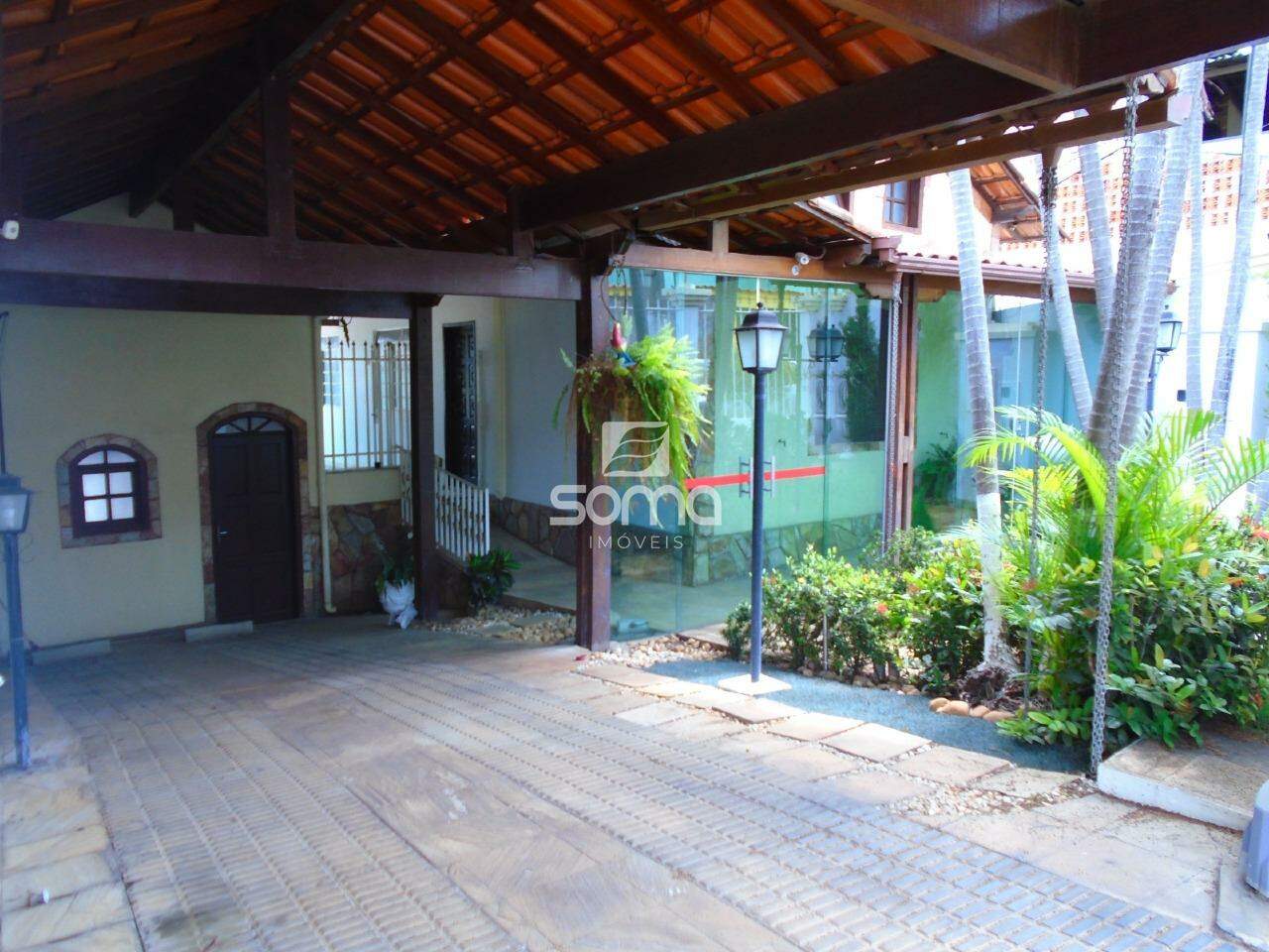 Casa à venda no Célvia: 