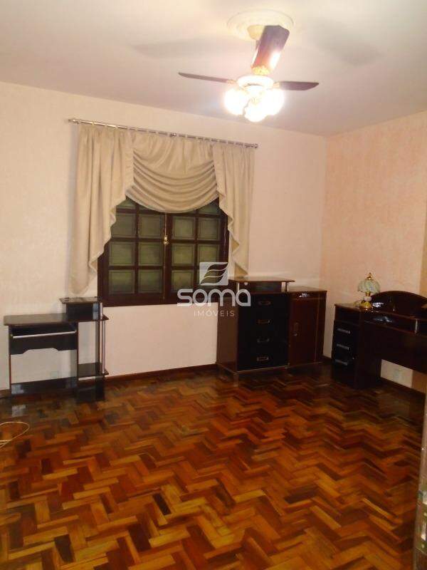 Casa à venda no Célvia: 