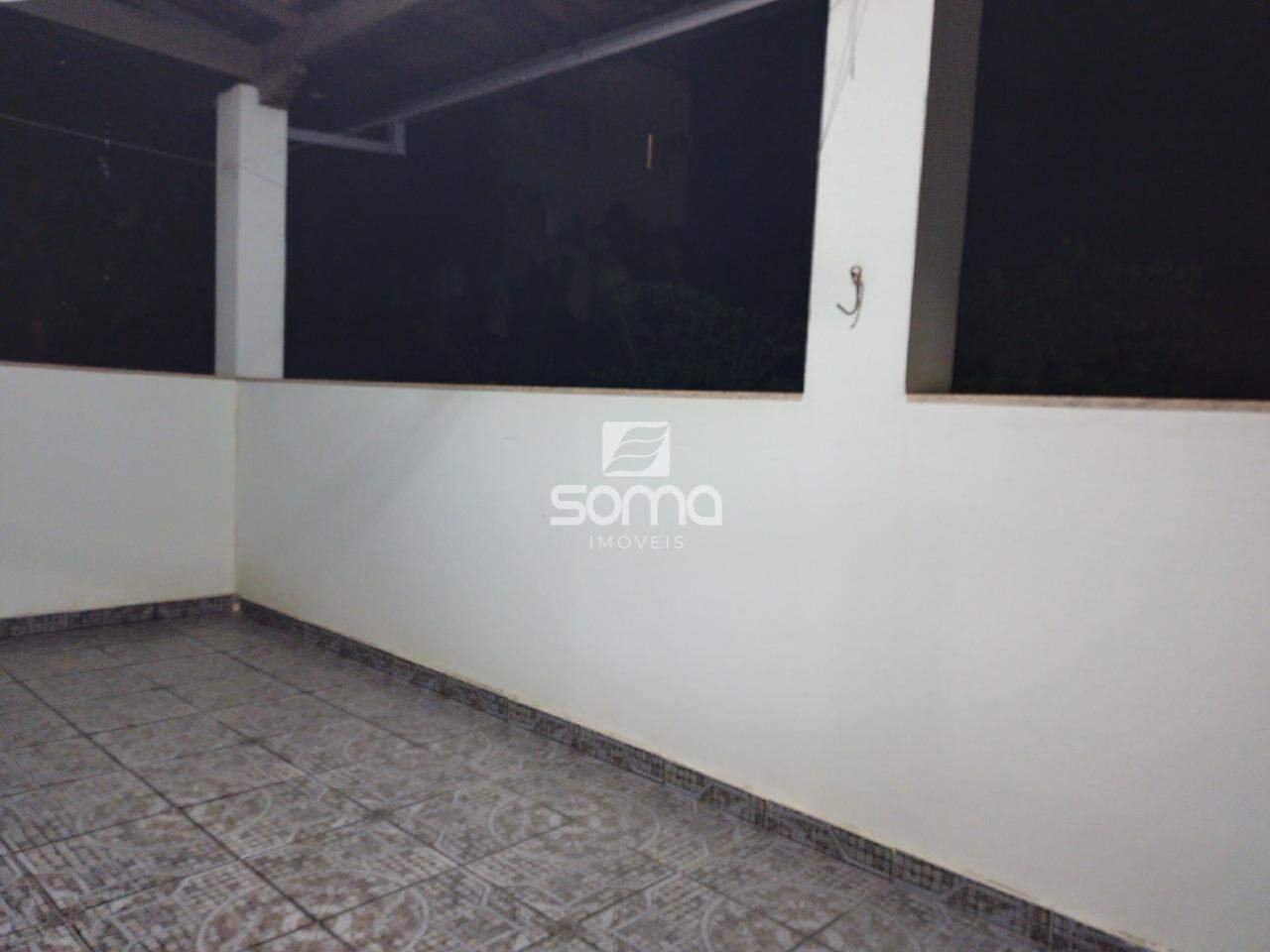 Casa à venda no Célvia: 