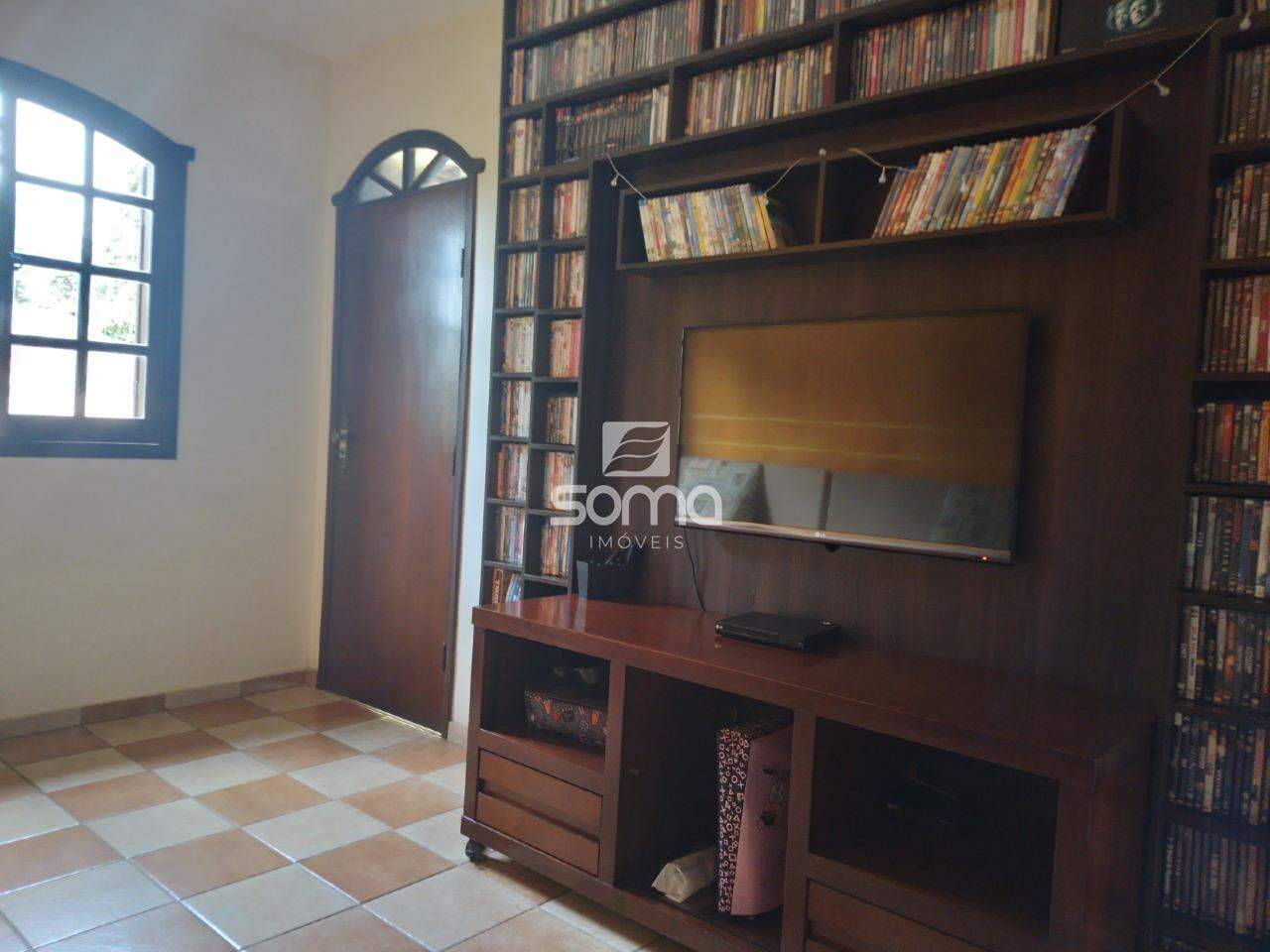 Casa à venda no Célvia: 