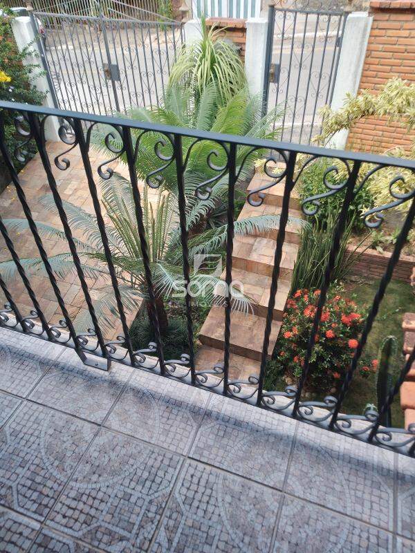 Casa à venda no Célvia: 