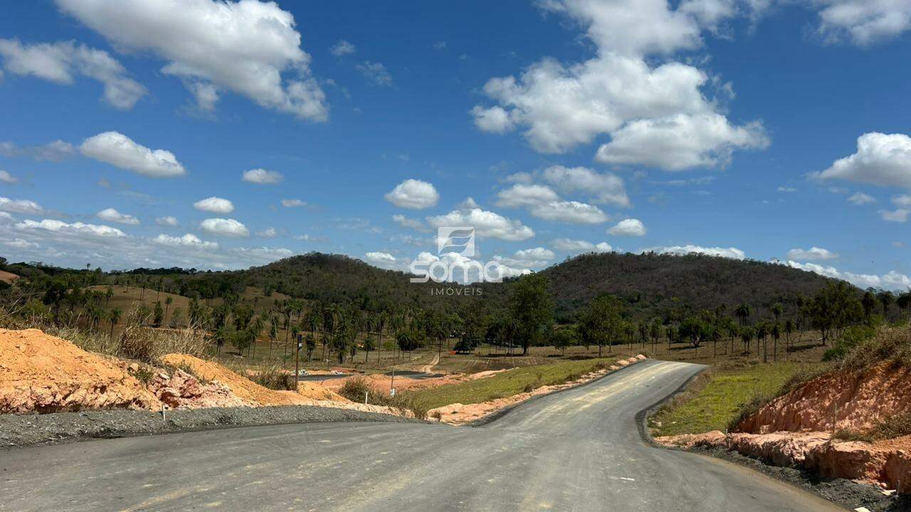 Lote à venda no Campos das Aroeiras: 