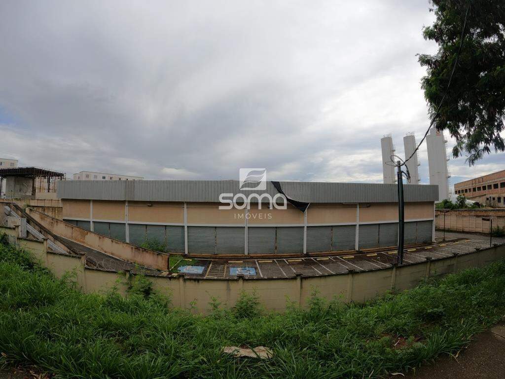 Galpão para aluguel no Angicos : 