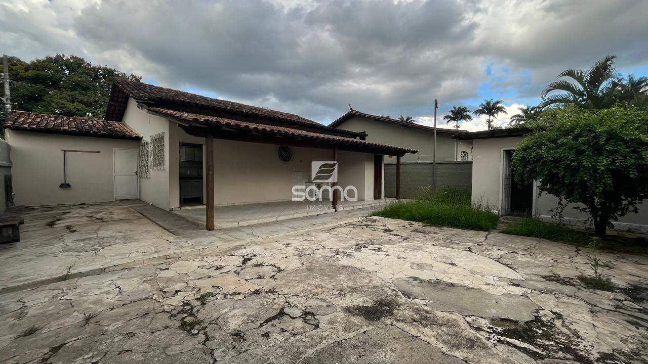 Casa à venda no Centro: