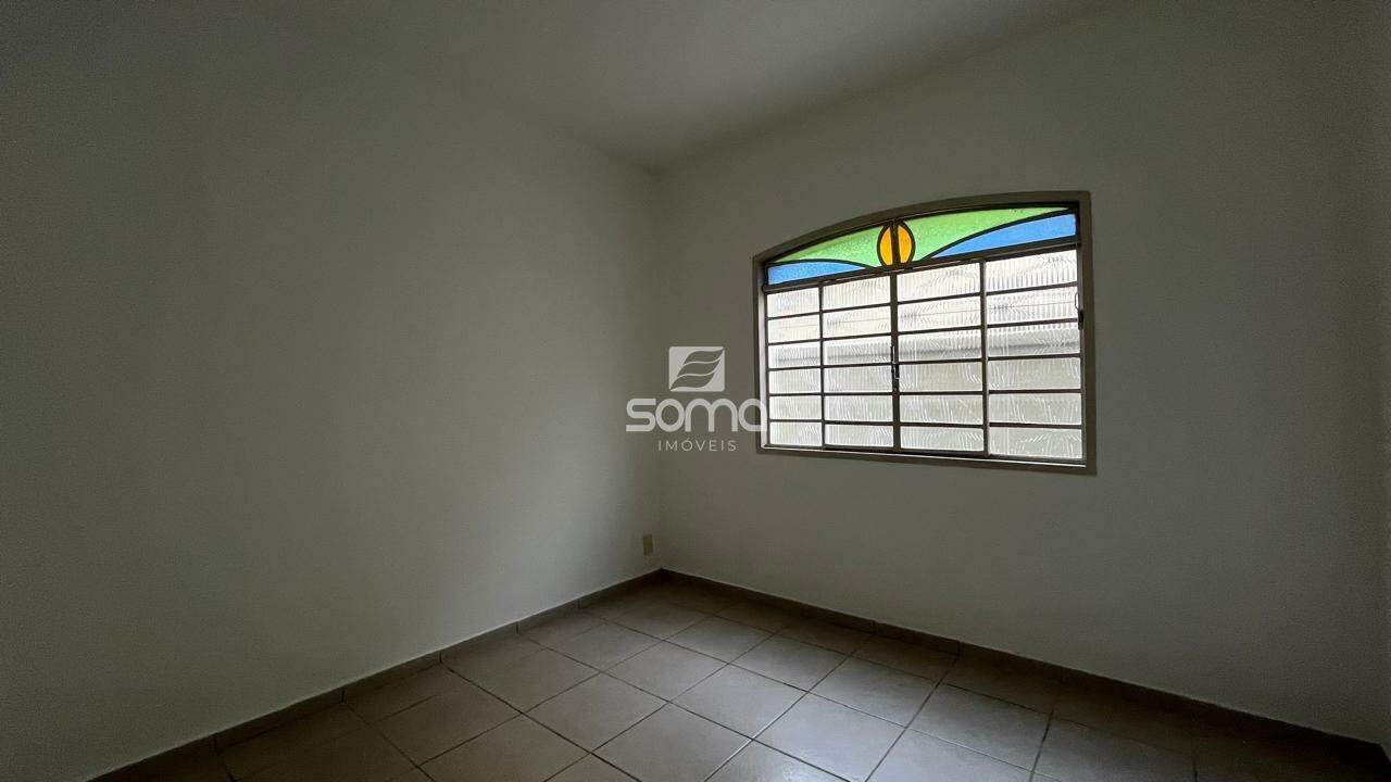 Casa à venda no Centro: