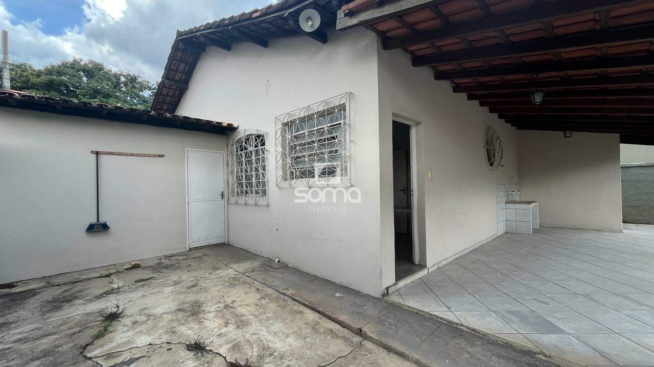 Casa à venda no Centro:
