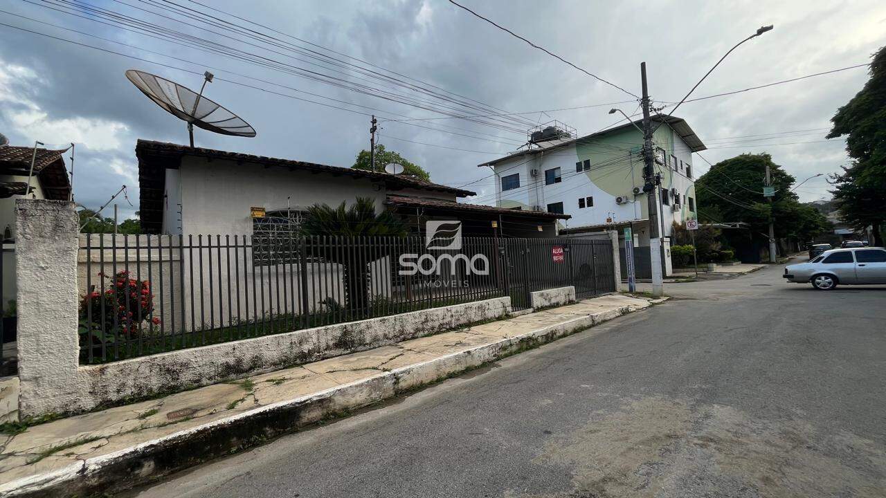 Casa à venda no Centro: