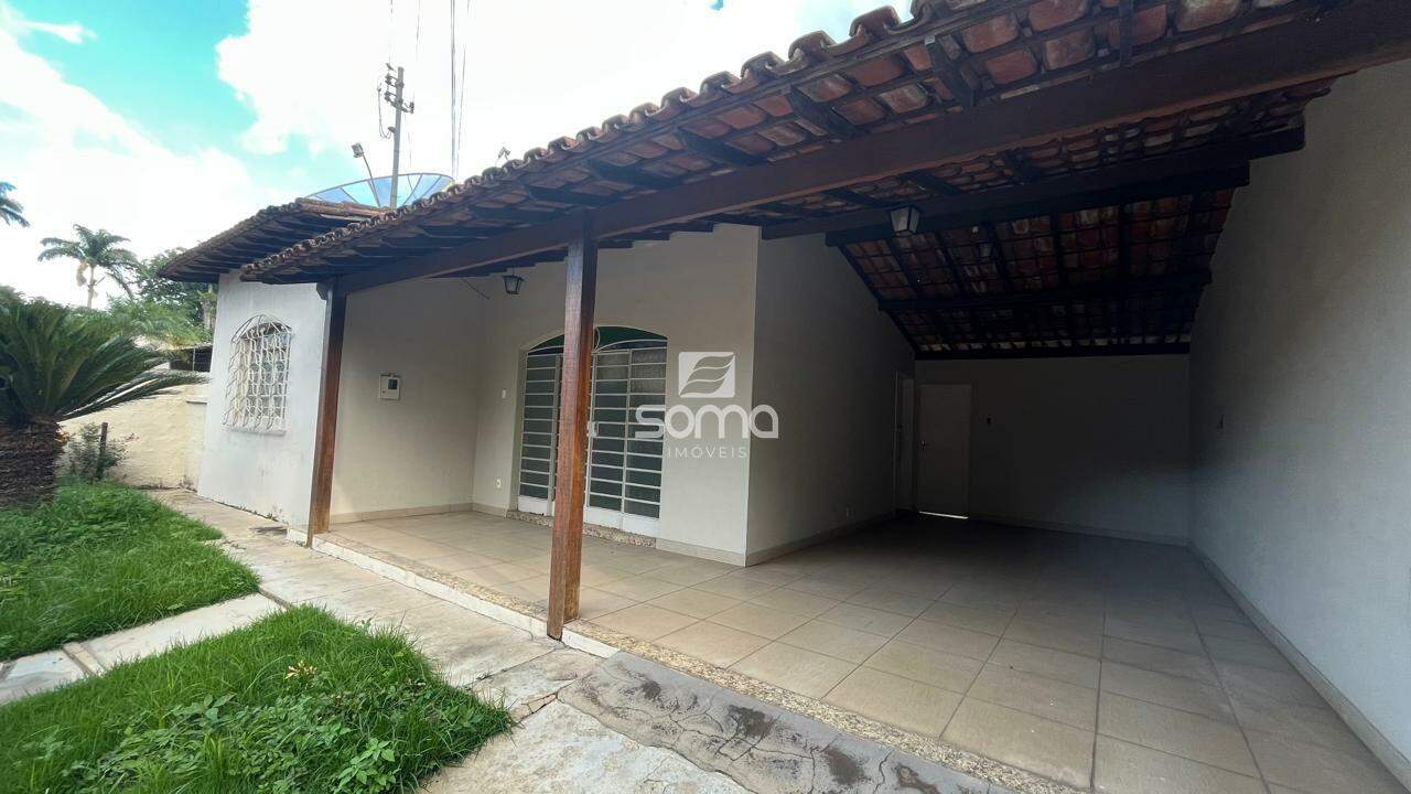 Casa à venda no Centro: