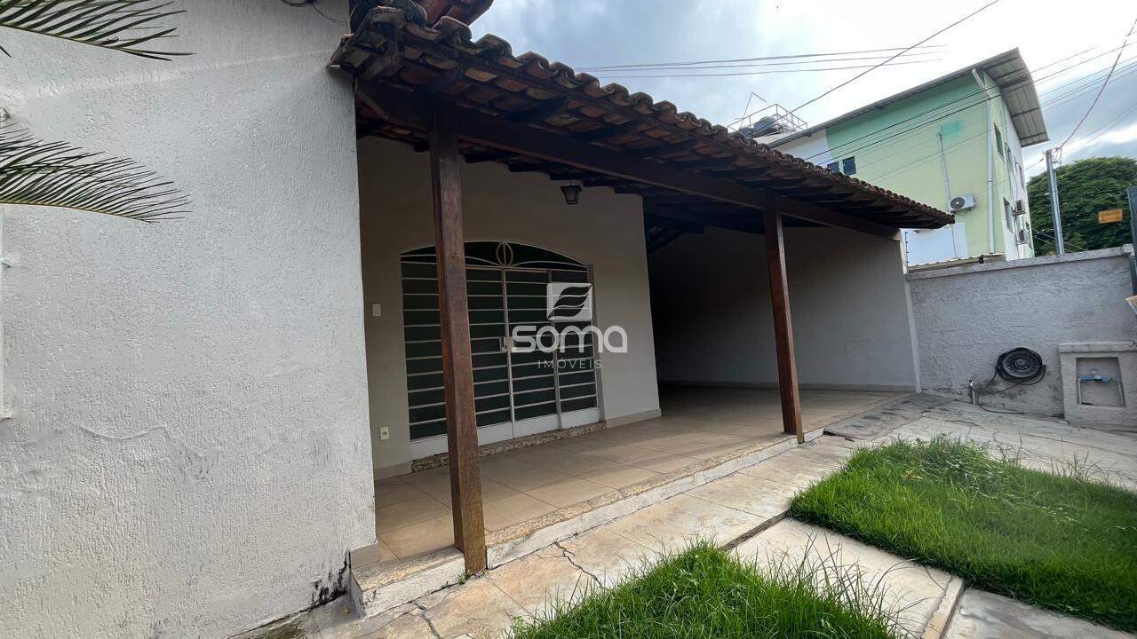 Casa à venda no Centro:
