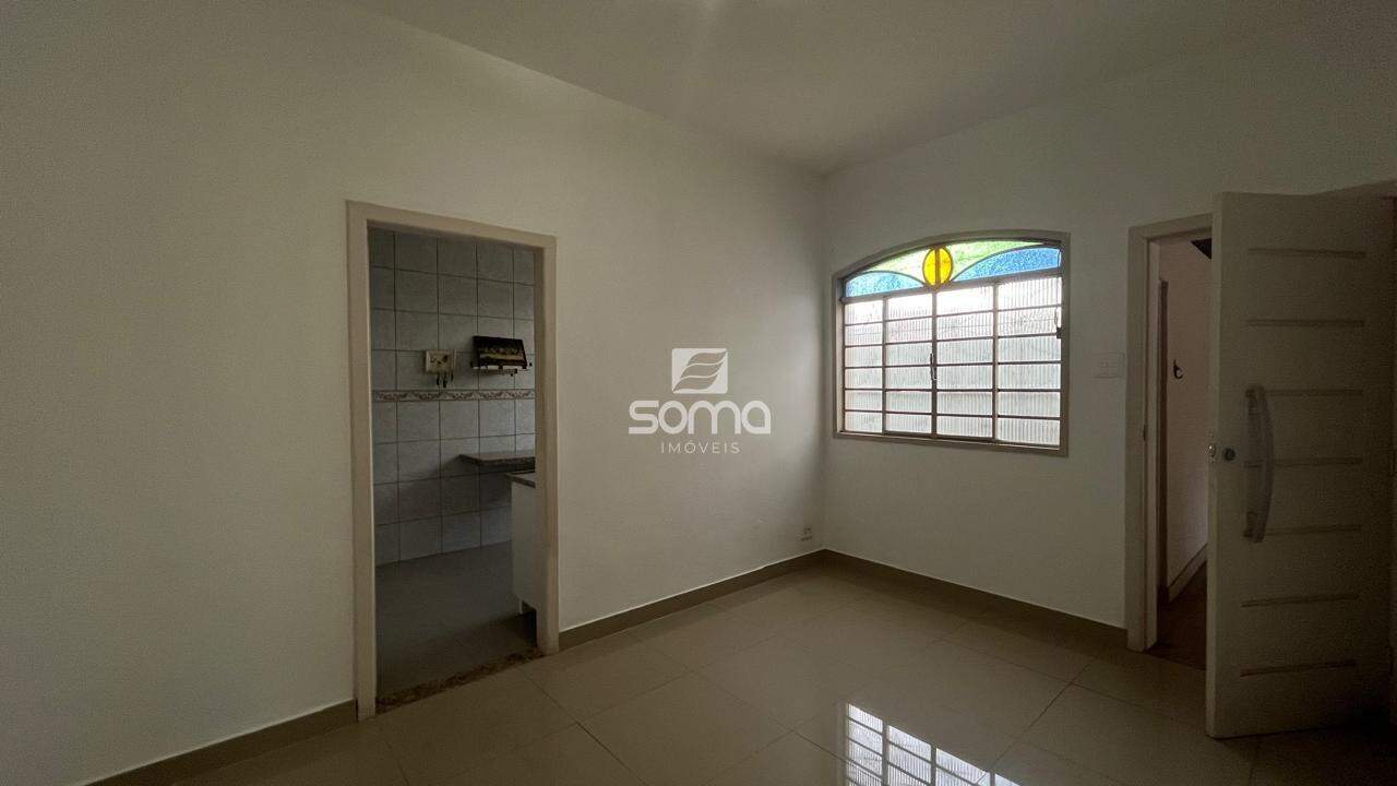 Casa à venda no Centro: