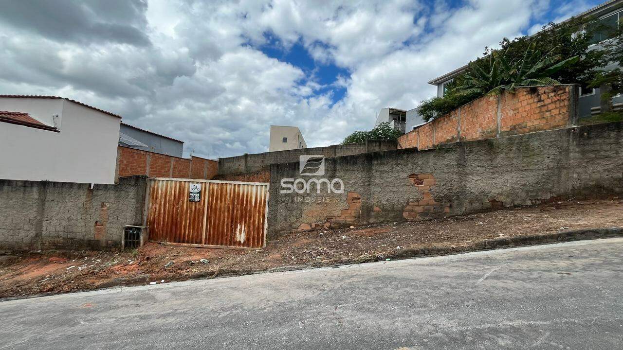 Lote à venda no Gávea II: