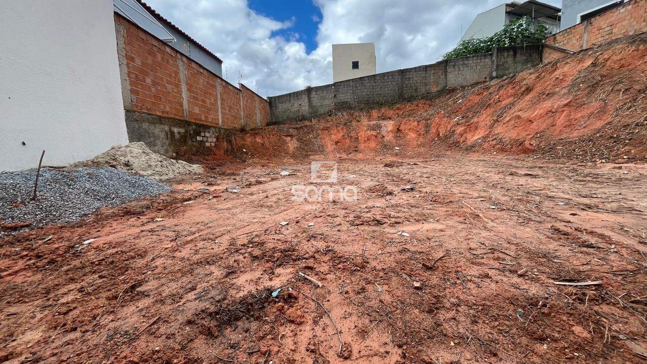 Lote à venda no Gávea II: