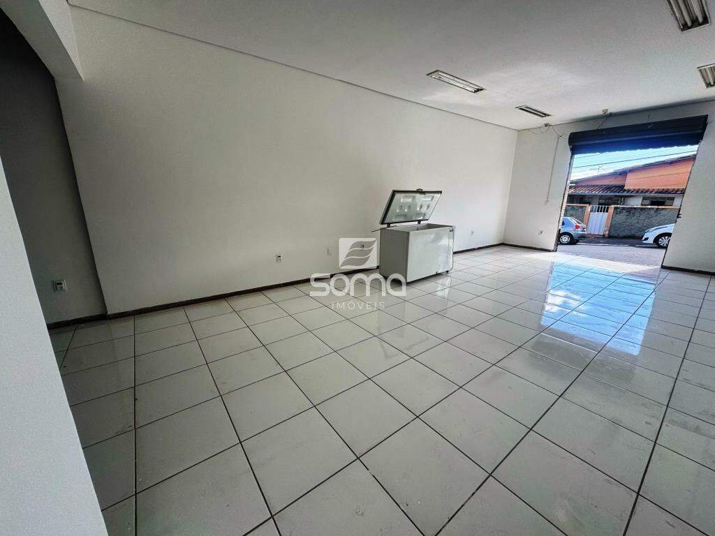 Loja para aluguel no Célvia: 