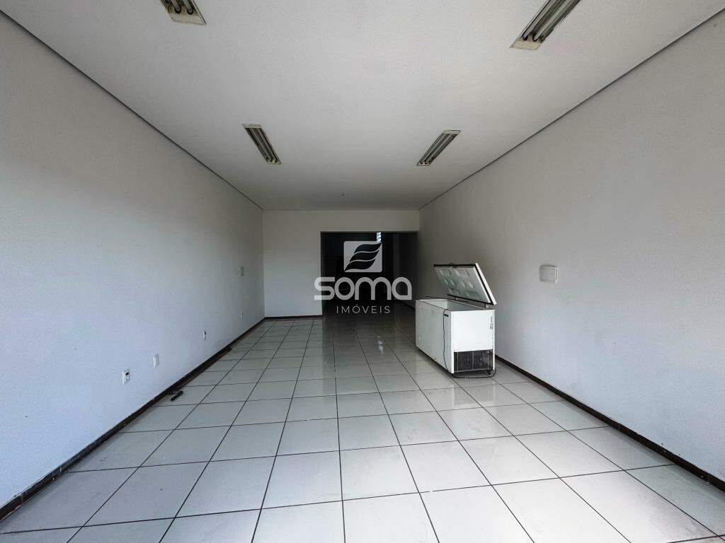 Loja para aluguel no Célvia: 