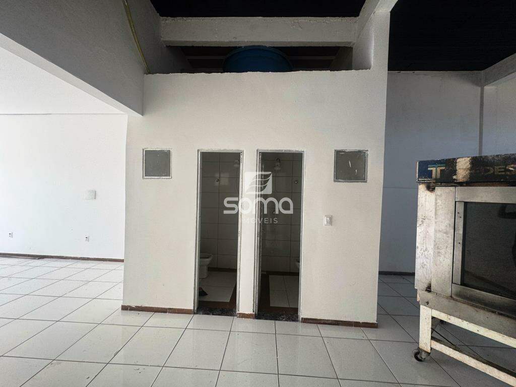 Loja para aluguel no Célvia: 